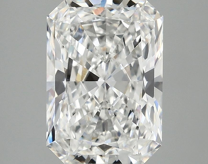 3.07 Carat Radiant Shaped Ideal Cut VVS2 IGI Certified Lab Grown Diamond