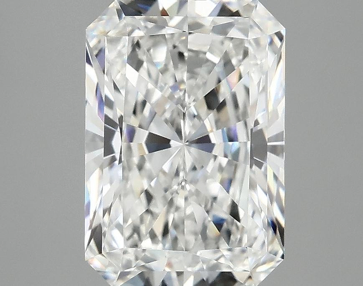 3.1 Carat Radiant Shaped Ideal Cut VVS2 IGI Certified Lab Grown Diamond