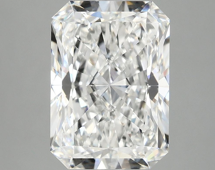 3.98 Carat Radiant Shaped Ideal Cut VVS2 IGI Certified Lab Grown Diamond