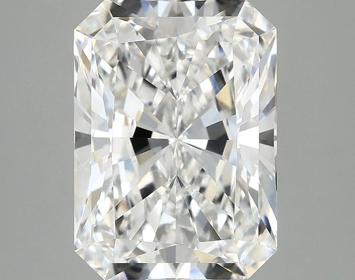 3.87 Carat Radiant Shaped Excellent Cut VS2 IGI Certified Lab Grown Diamond