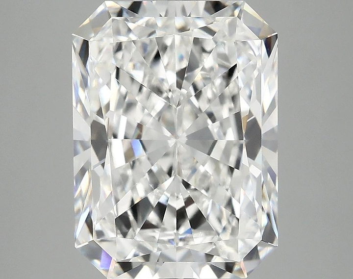 4.96 Carat Radiant Shaped Excellent Cut VS2 IGI Certified Lab Grown Diamond
