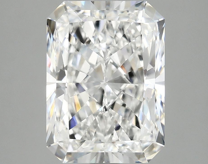 3.91 Carat Radiant Shaped Excellent Cut VVS2 IGI Certified Lab Grown Diamond