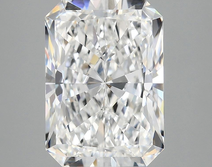 4.1 Carat Radiant Shaped Ideal Cut VVS2 IGI Certified Lab Grown Diamond