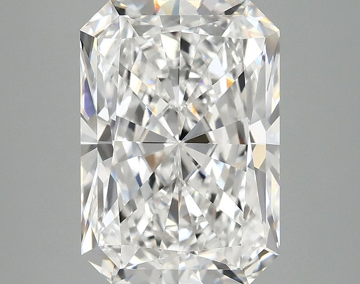 4.1 Carat Radiant Shaped Ideal Cut VVS2 IGI Certified Lab Grown Diamond