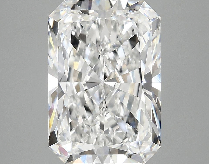 3.91 Carat Radiant Shaped Ideal Cut VVS2 IGI Certified Lab Grown Diamond