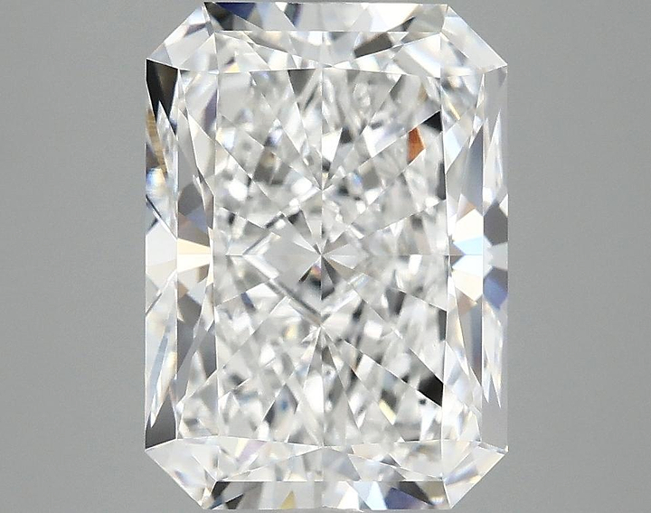 3.89 Carat Radiant Shaped Ideal Cut VVS2 IGI Certified Lab Grown Diamond