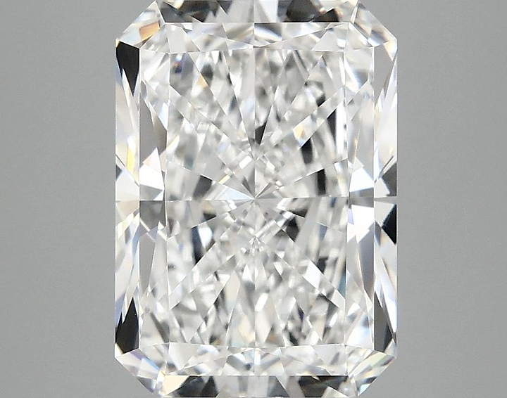 3.92 Carat Radiant Shaped Ideal Cut VVS2 IGI Certified Lab Grown Diamond
