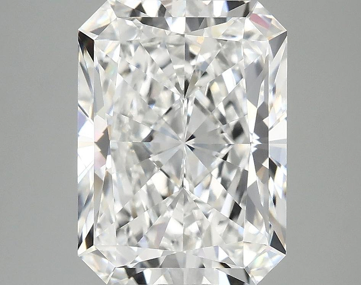 4.09 Carat Radiant Shaped Excellent Cut VVS2 IGI Certified Lab Grown Diamond