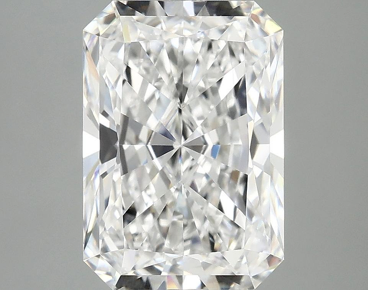 4.1 Carat Radiant Shaped Ideal Cut VVS2 IGI Certified Lab Grown Diamond