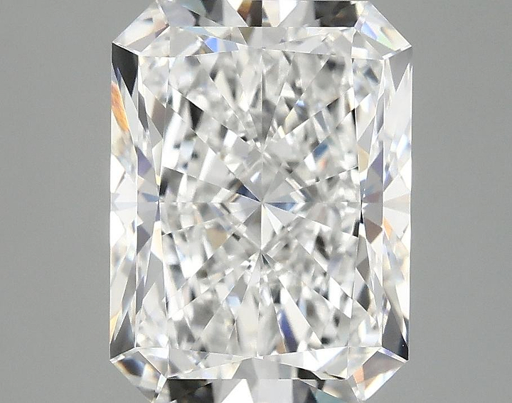 4.03 Carat Radiant Shaped Excellent Cut VVS2 IGI Certified Lab Grown Diamond