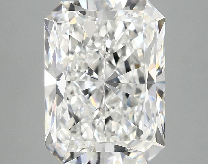 4.04 Carat Radiant Shaped Excellent Cut VS1 IGI Certified Lab Grown Diamond