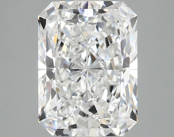3.01 Carat Radiant Shaped Excellent Cut VVS2 IGI Certified Lab Grown Diamond