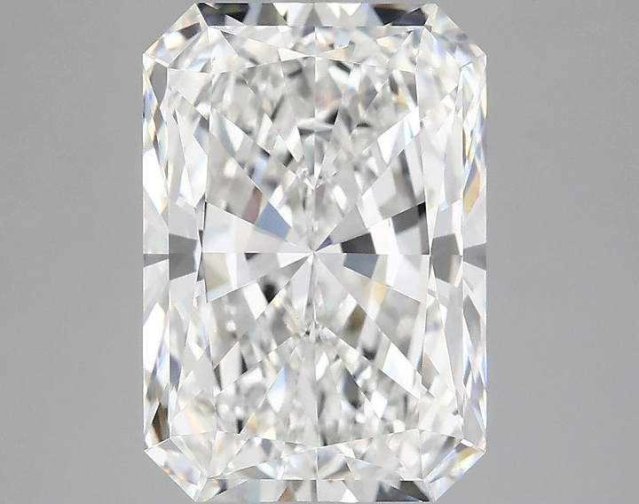 3.85 Carat Radiant Shaped Ideal Cut VVS2 IGI Certified Lab Grown Diamond