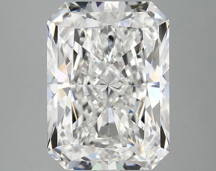 4.04 Carat Radiant Shaped Excellent Cut VS1 IGI Certified Lab Grown Diamond