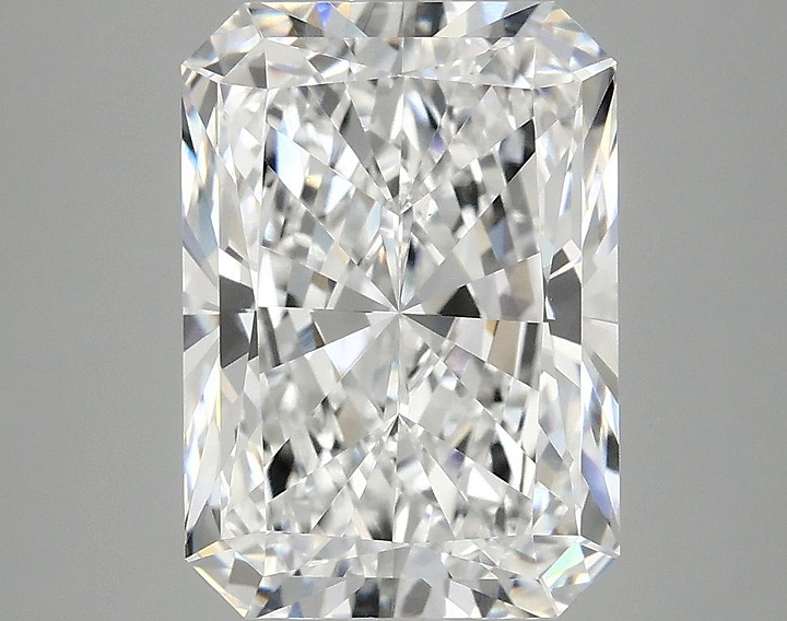 4.19 Carat Radiant Shaped Ideal Cut VVS2 IGI Certified Lab Grown Diamond