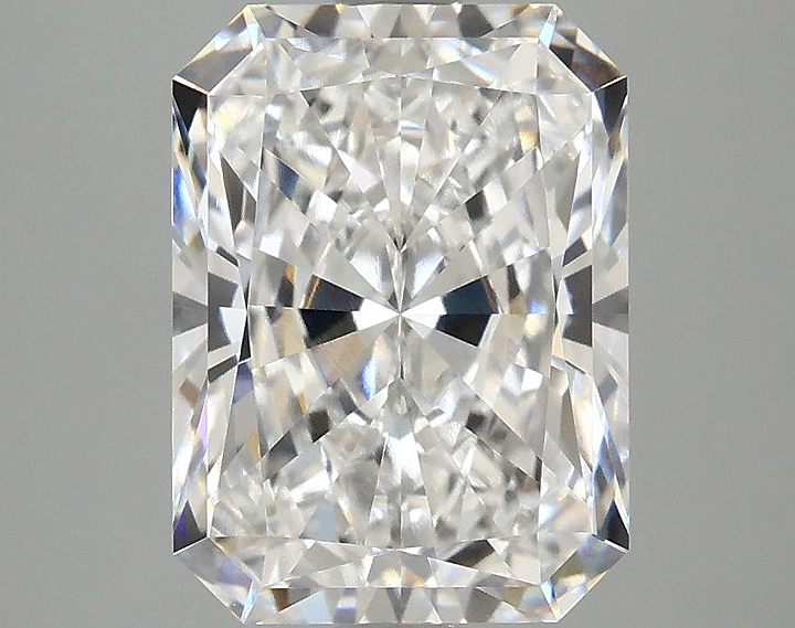 3.09 Carat Radiant Shaped Excellent Cut VVS2 IGI Certified Lab Grown Diamond