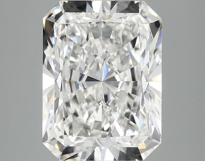 4.02 Carat Radiant Shaped Excellent Cut VS1 IGI Certified Lab Grown Diamond