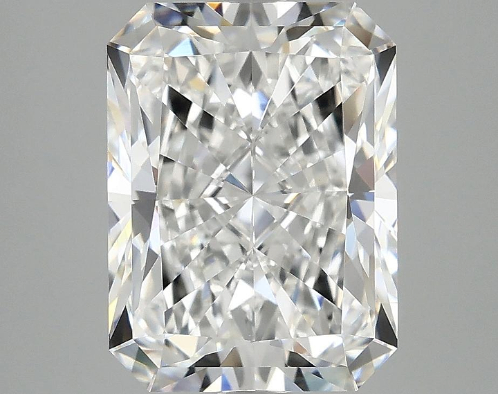 3.91 Carat Radiant Shaped Excellent Cut VVS2 IGI Certified Lab Grown Diamond