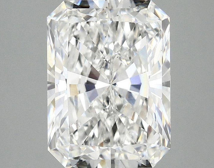 3.1 Carat Radiant Shaped Excellent Cut VS2 IGI Certified Lab Grown Diamond