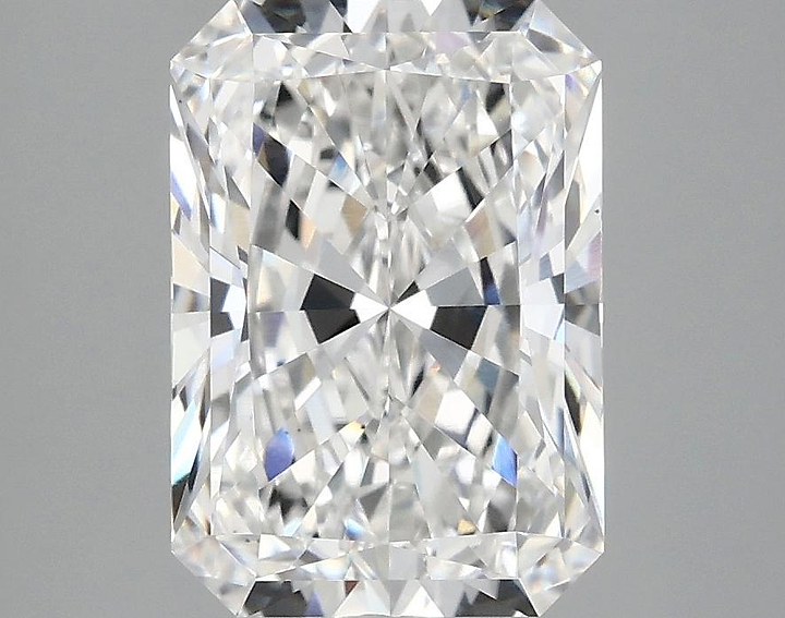 2.99 Carat Radiant Shaped Ideal Cut VS2 IGI Certified Lab Grown Diamond
