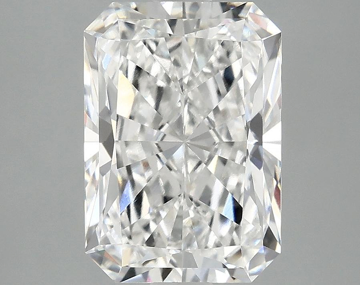 3.1 Carat Radiant Shaped Ideal Cut VVS2 IGI Certified Lab Grown Diamond