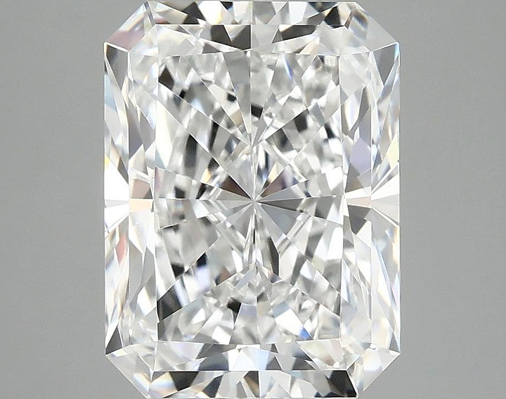 3.95 Carat Radiant Shaped Excellent Cut VVS2 IGI Certified Lab Grown Diamond