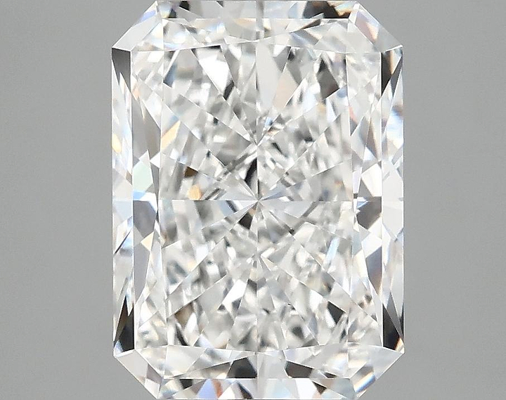 3.93 Carat Radiant Shaped Excellent Cut VS1 IGI Certified Lab Grown Diamond