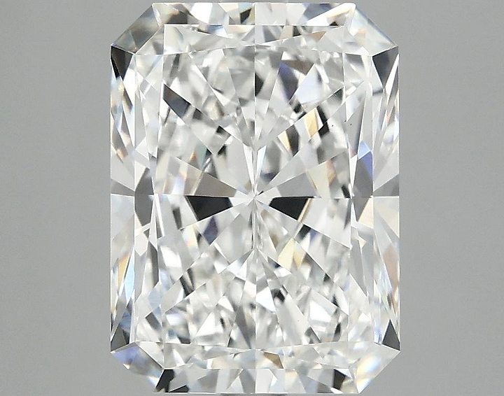 3.98 Carat Radiant Shaped Excellent Cut VS1 IGI Certified Lab Grown Diamond