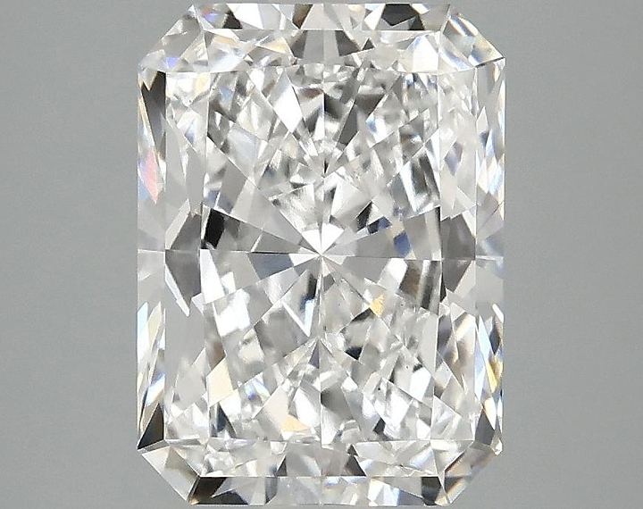 3.1 Carat Radiant Shaped Excellent Cut VS1 IGI Certified Lab Grown Diamond