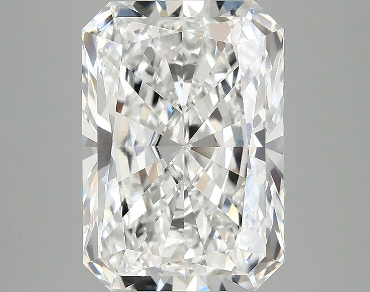4.07 Carat Radiant Shaped Ideal Cut VVS2 IGI Certified Lab Grown Diamond
