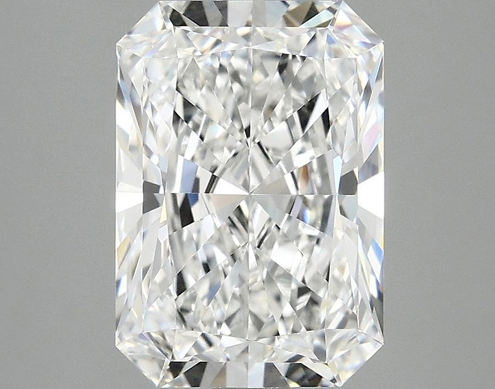 3.07 Carat Radiant Shaped Ideal Cut VVS2 IGI Certified Lab Grown Diamond