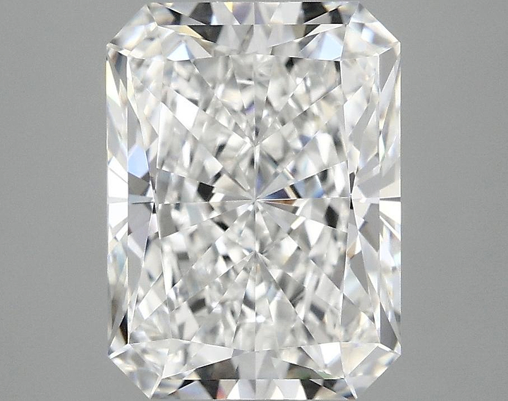 3.75 Carat Radiant Shaped Excellent Cut VVS2 IGI Certified Lab Grown Diamond