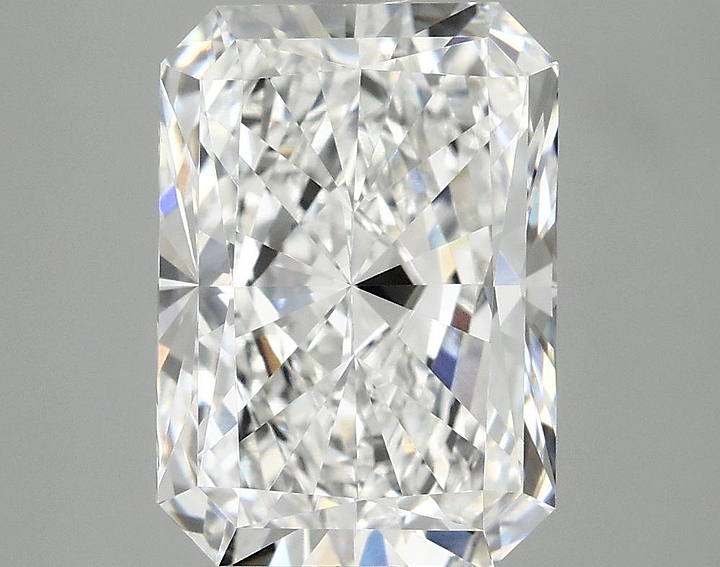 4.08 Carat Radiant Shaped Ideal Cut VVS2 IGI Certified Lab Grown Diamond