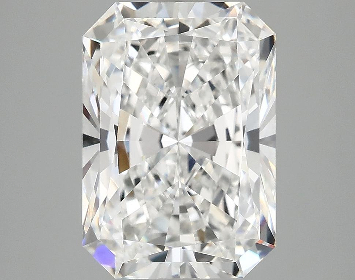3.89 Carat Radiant Shaped Ideal Cut VVS2 IGI Certified Lab Grown Diamond