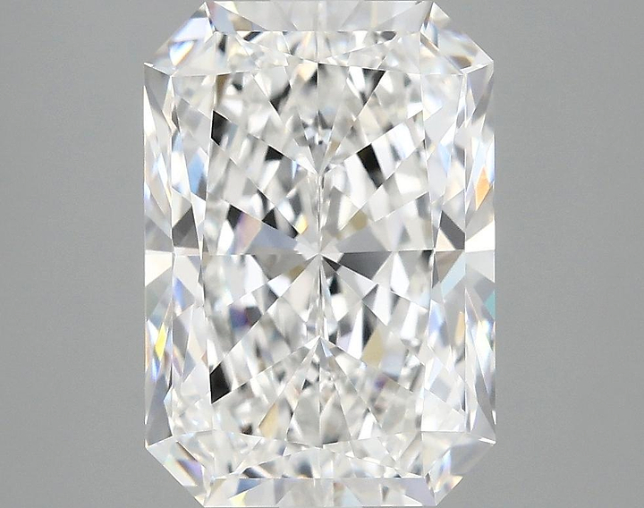 3.92 Carat Radiant Shaped Ideal Cut VVS2 IGI Certified Lab Grown Diamond