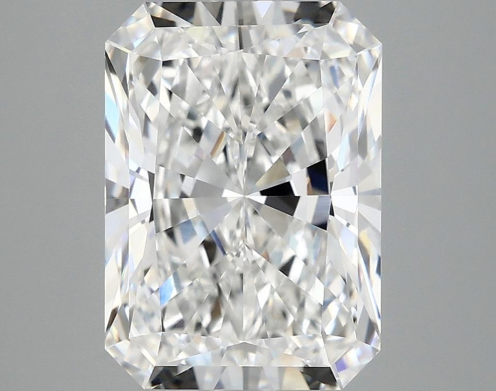 4.1 Carat Radiant Shaped Ideal Cut VVS2 IGI Certified Lab Grown Diamond