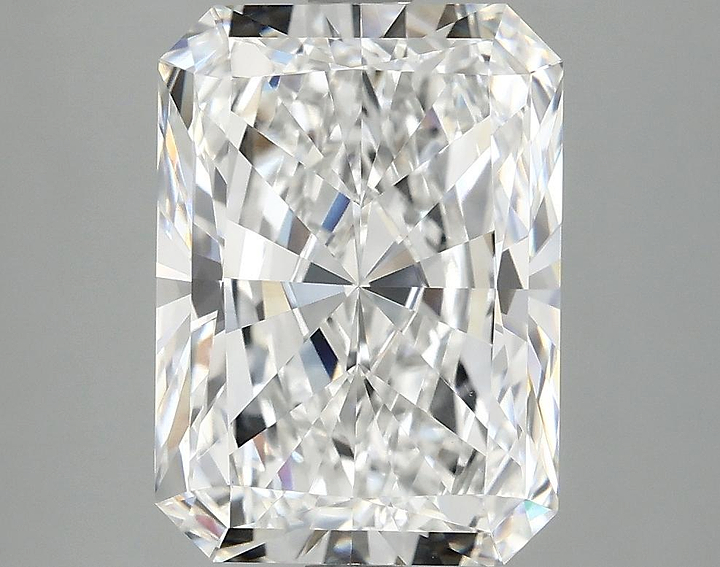 4.04 Carat Radiant Shaped Excellent Cut VVS2 IGI Certified Lab Grown Diamond