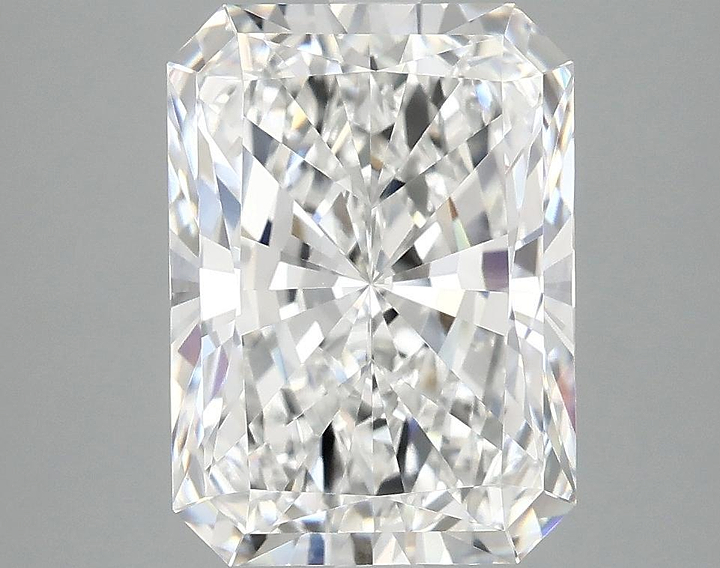 3.9 Carat Radiant Shaped Excellent Cut VVS2 IGI Certified Lab Grown Diamond