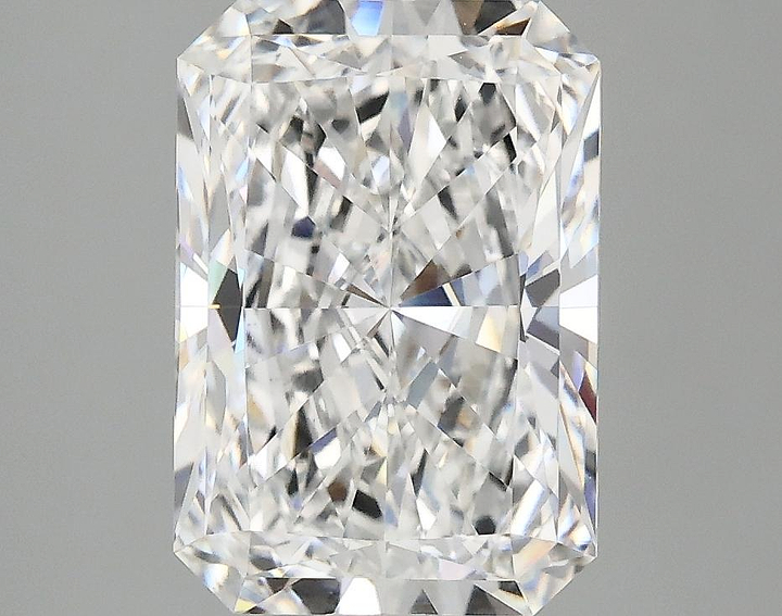 3.09 Carat Radiant Shaped Ideal Cut VVS2 IGI Certified Lab Grown Diamond