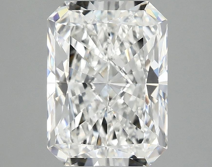 3.09 Carat Radiant Shaped Excellent Cut VVS2 IGI Certified Lab Grown Diamond
