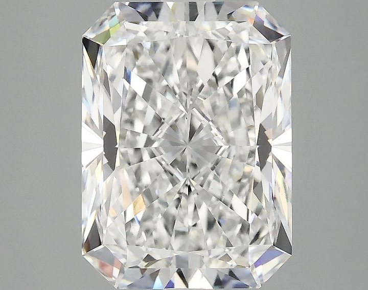 3.93 Carat Radiant Shaped Excellent Cut VS1 IGI Certified Lab Grown Diamond