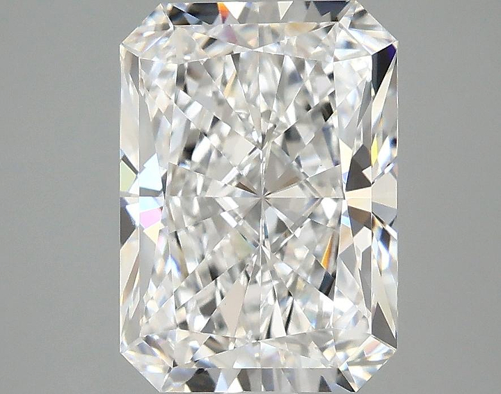 3.05 Carat Radiant Shaped Ideal Cut VVS2 IGI Certified Lab Grown Diamond