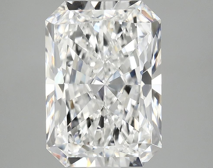 4.13 Carat Radiant Shaped Ideal Cut VVS2 IGI Certified Lab Grown Diamond