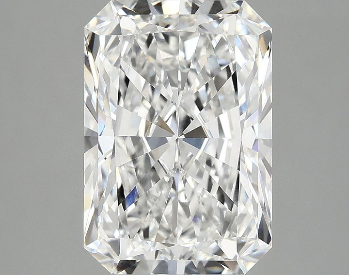 4.05 Carat Radiant Shaped Ideal Cut VVS2 IGI Certified Lab Grown Diamond