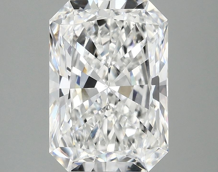 3.03 Carat Radiant Shaped Ideal Cut VVS2 IGI Certified Lab Grown Diamond
