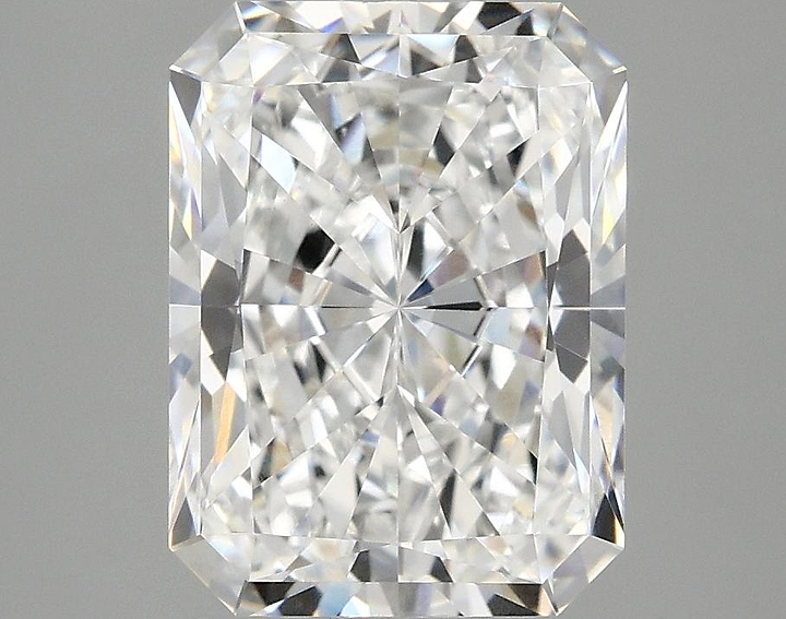 3.07 Carat Radiant Shaped Excellent Cut VVS2 IGI Certified Lab Grown Diamond