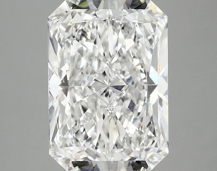 3.1 Carat Radiant Shaped Ideal Cut VVS2 IGI Certified Lab Grown Diamond