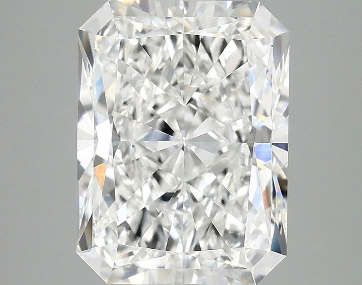 3.91 Carat Radiant Shaped Excellent Cut VVS2 IGI Certified Lab Grown Diamond