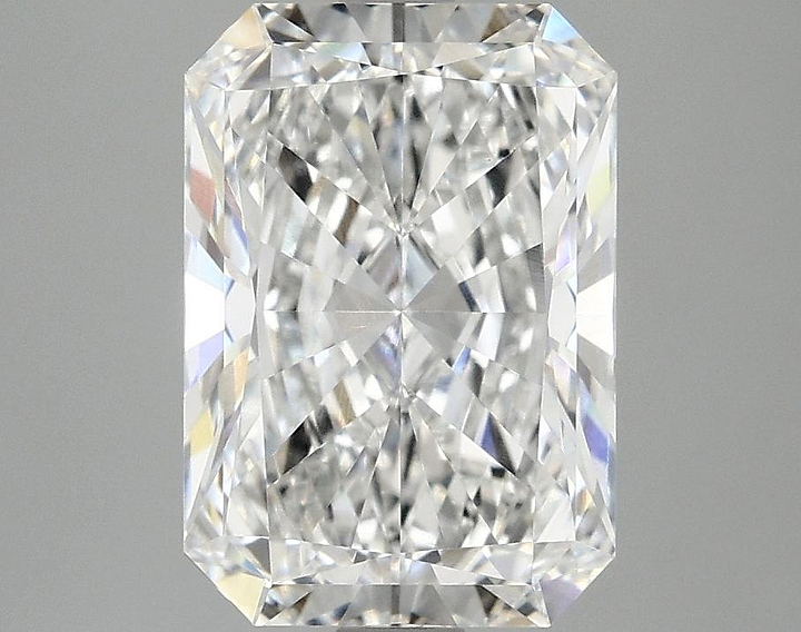 3.1 Carat Radiant Shaped Ideal Cut VVS2 IGI Certified Lab Grown Diamond