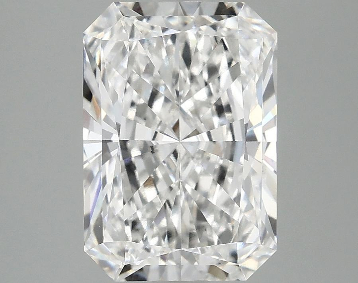 3.1 Carat Radiant Shaped Ideal Cut VVS2 IGI Certified Lab Grown Diamond